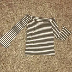 THE HANGER Off the Shoulder Top